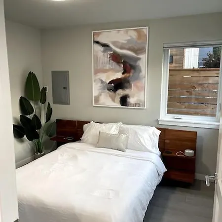 Seattle'S New Modern Townhouse W/ Private Rooftop